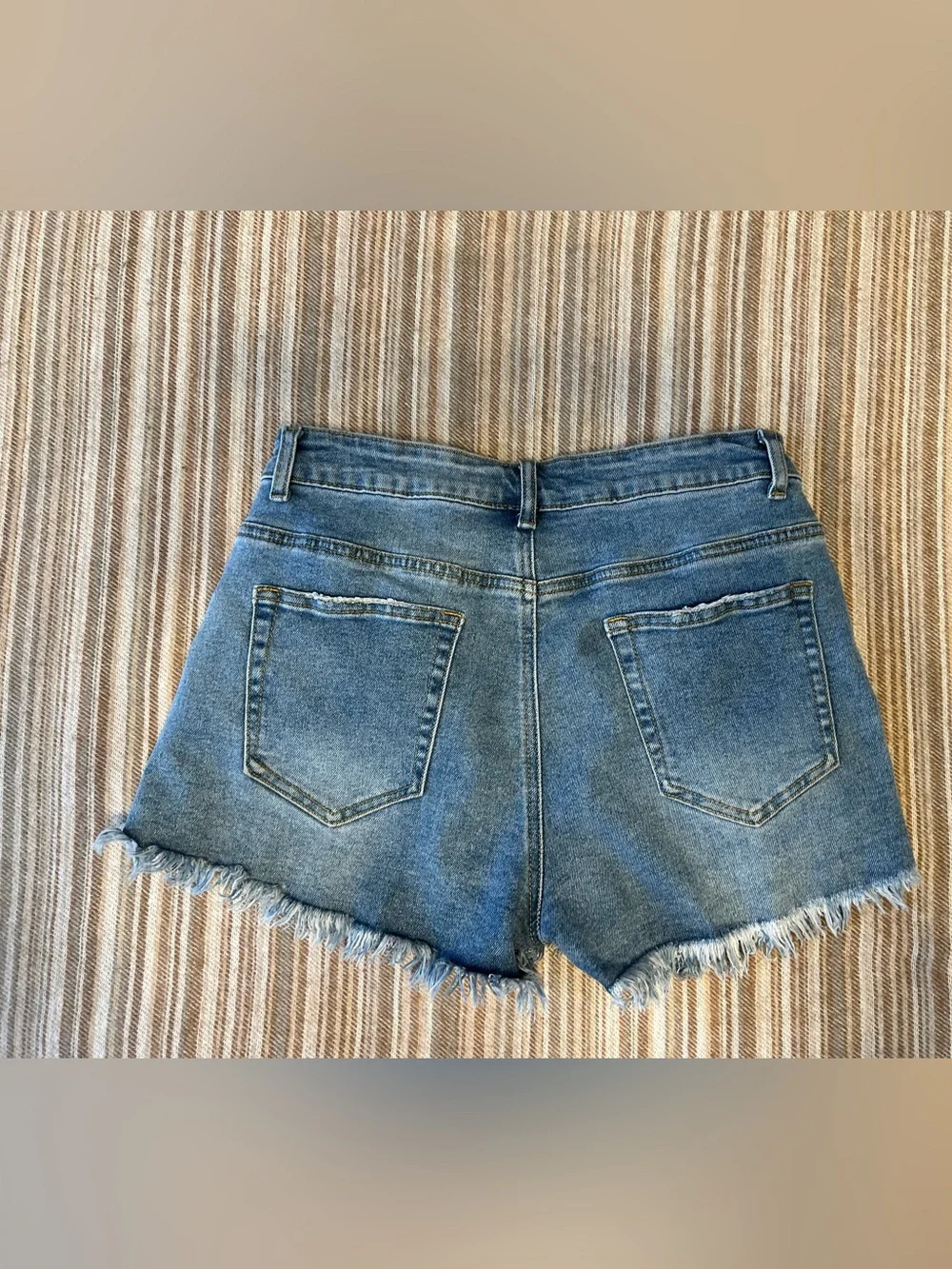 Classic Distressed Denim Women’s Shorts - Blue
